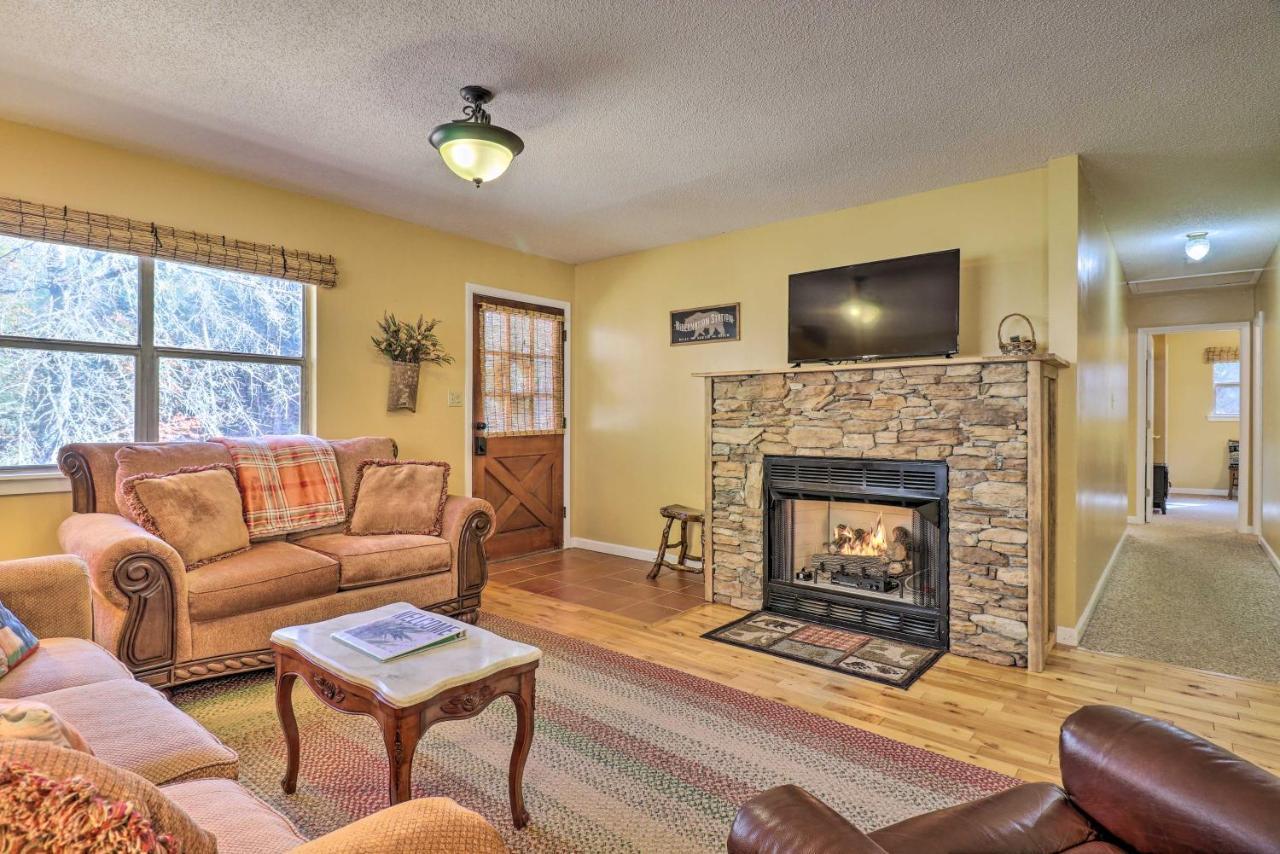 Creekside Retreat With Deck, 18 Miles To Wolf Ridge Villa Weaverville Ngoại thất bức ảnh