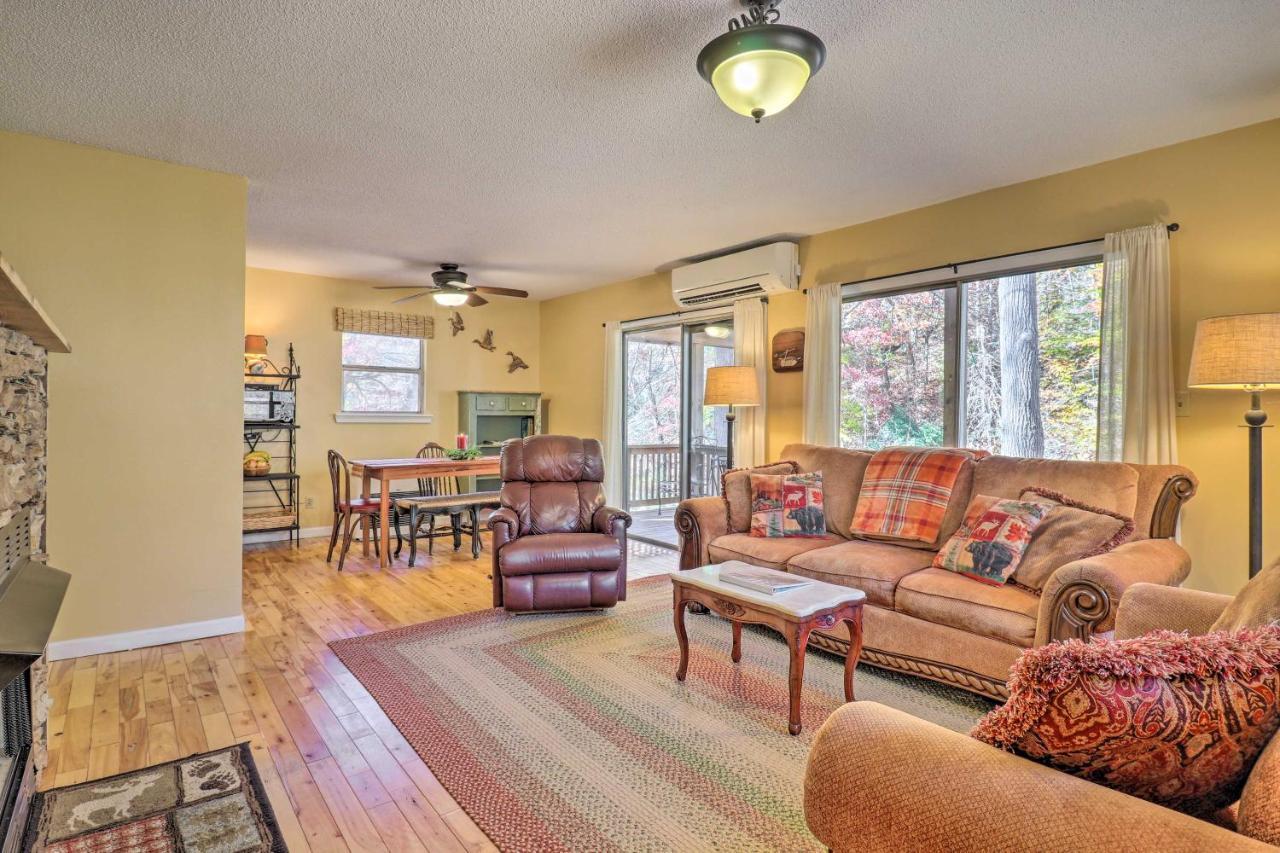 Creekside Retreat With Deck, 18 Miles To Wolf Ridge Villa Weaverville Ngoại thất bức ảnh