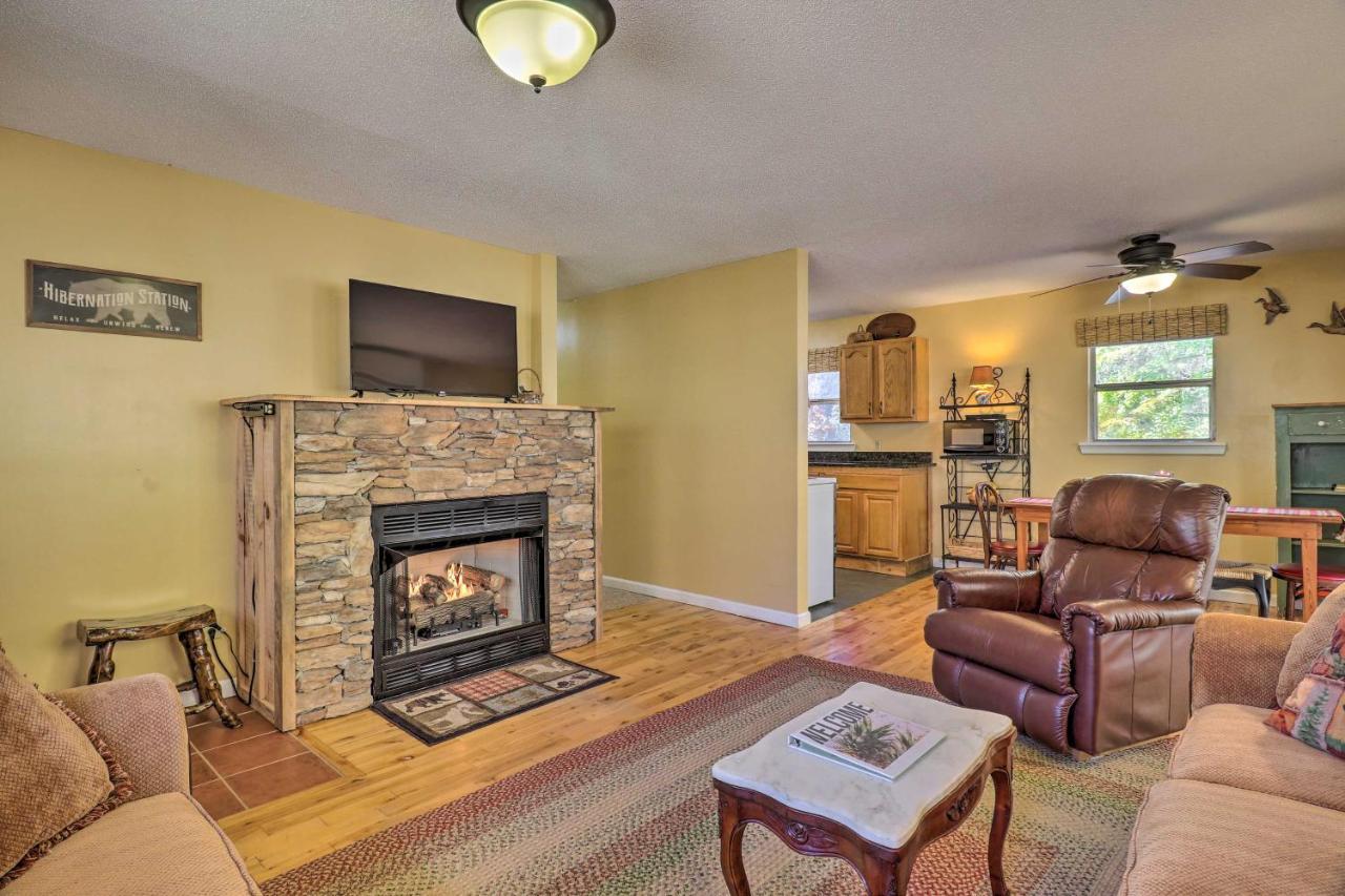 Creekside Retreat With Deck, 18 Miles To Wolf Ridge Villa Weaverville Ngoại thất bức ảnh