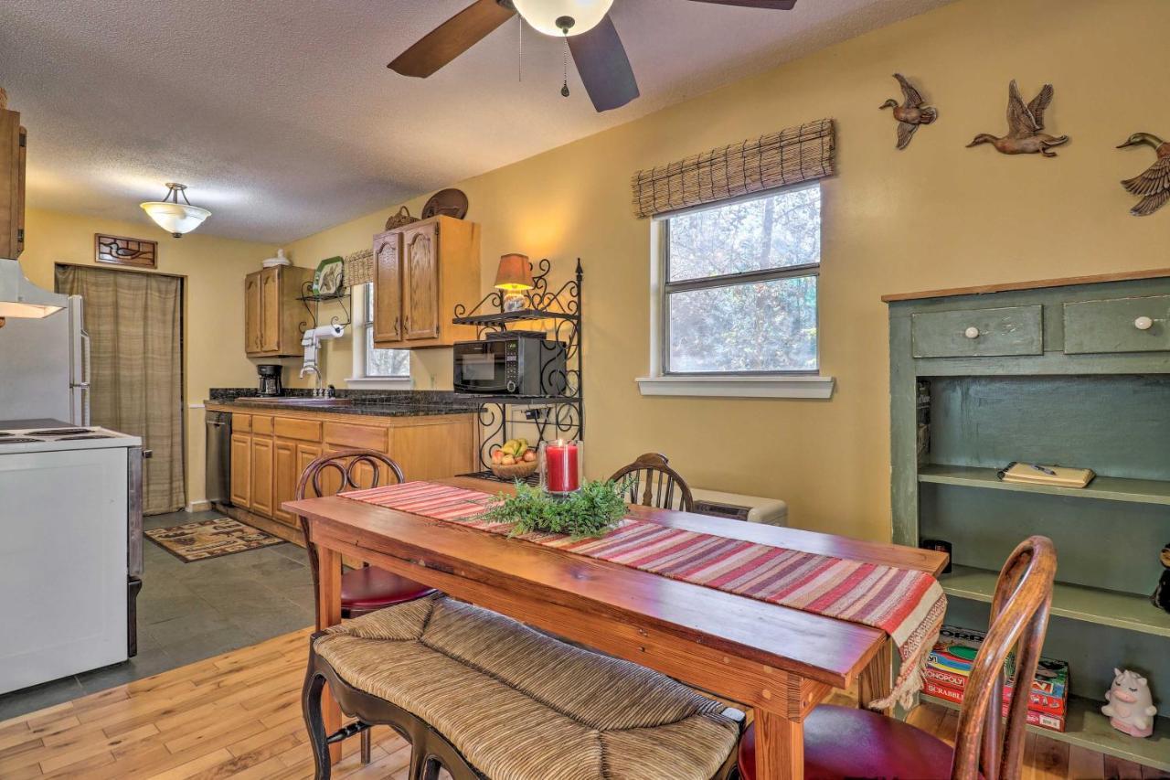 Creekside Retreat With Deck, 18 Miles To Wolf Ridge Villa Weaverville Ngoại thất bức ảnh
