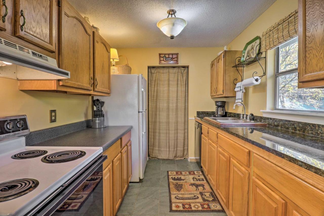 Creekside Retreat With Deck, 18 Miles To Wolf Ridge Villa Weaverville Ngoại thất bức ảnh