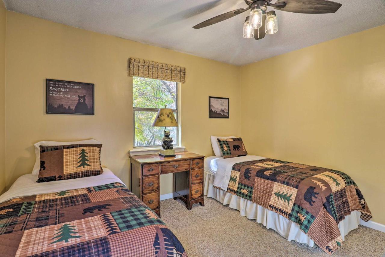 Creekside Retreat With Deck, 18 Miles To Wolf Ridge Villa Weaverville Ngoại thất bức ảnh